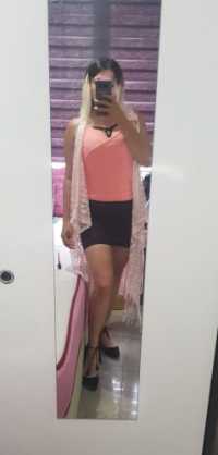 Alev-alev sarışın kadın Nurdan