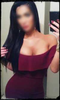 Arsız dans yapan escort Pembe