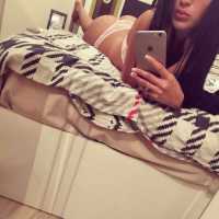 Arsız dans yapan escort Pembe