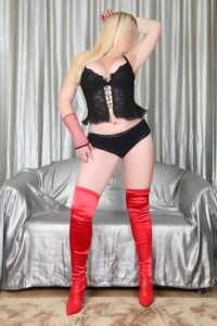 Ateşli esmer bayan Celile