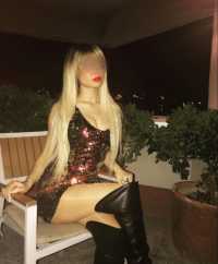 Ateşli kumral kız Lalehan