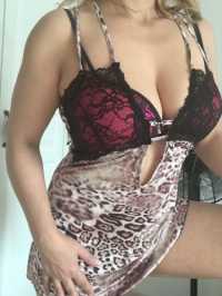 Baştan çıkaran eve gelen kız Deste