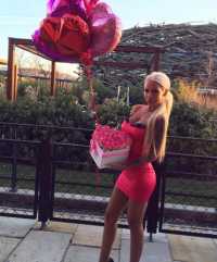 Benzersiz sarışın Asli