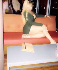 Çekici dans yapan Azime