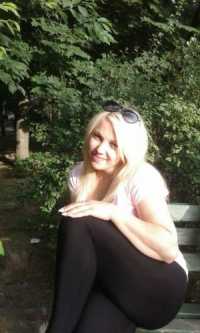 Çekici kumral hanım Rebia