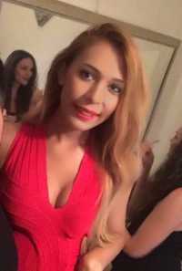 Elit sarışın bayan Bensu