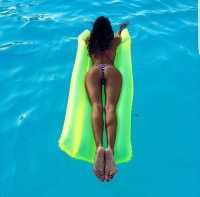 Eşsiz esmer kız Gökşin