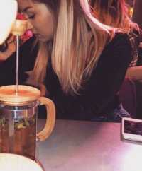 Etkileyici öpüşmeyi seven escort Oya