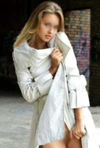 Kıvrak sakso çeken kadın Birgül