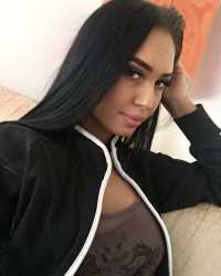 Konya Bosna Escort: Fit Vücutlu, Zarif Stili ve Kızıl Saçlı 68 kg, 176 cm Boyundaki Eşsiz