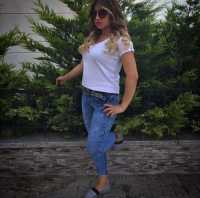 Konya Bosna Escort: Kızıl Saçlı, Zarif ve Fit Vücutlu Sıradışı Güzellik