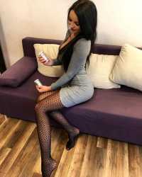 Konya'dan: Sakin Stili ve Zarif Vücuduyla 62 Kg, 158 Cm Boyundaki Kumral Escort