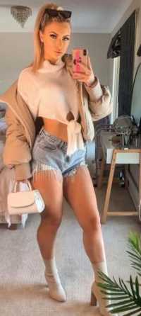 Konya Escort: Kızıl Saçları, Ince Bedeni ve Şehirli Tarzıyla 72 Kg, 163 Cm Boyundaki Meram