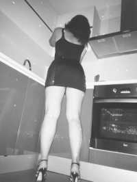 Konya Escort: Sarı Saçlı, Balık Etli ve Çekici Stil Sahibi Bayan: 75kg, 168cm