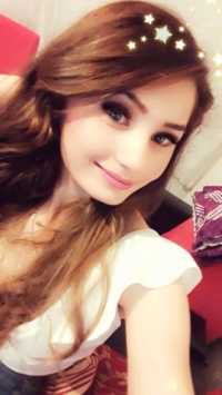 Konya, Meram'da Sakin Tarzı ve Kumral Saçları ile Dikkat Çeken Fit Escort Bayan: 159cm Boy