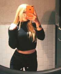 Konya'nın Baştan Çıkarıcı Escort Kızı: 76kg, 161cm, Siyah Saçlı ve Zarif