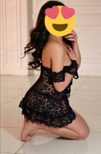Konya'nın Göz Alıcı Güzeli: Siyah Saçlı, 48 Kg ve 168 Cm'lik Zarif bir Meram Escort Bayanı