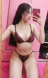 Konya'nın Sessiz Çekiciliği: Meram Escort Bayan, 52kg, 163cm, Bal Köpüğü Saçlı ve Zarif Ya