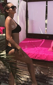 Konya Selçuklu'nun Zarif ve Siyah Saçlı Balık Etili Güzel: 76 Kg ve 161 Cm Boyundaki Konya