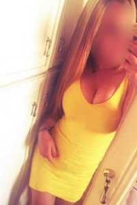 Neşeli buğday tenli kadın Meryem