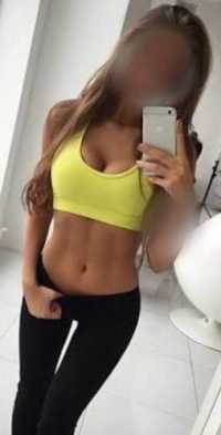 Olağanüstü buğday tenli bayan Aydan