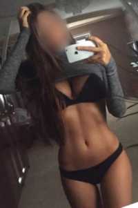 Olağanüstü buğday tenli bayan Aydan