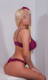 Olağanüstü buğday tenli hanım Beria