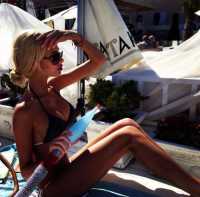 Seçkin evinde buluşan eskort Papatya