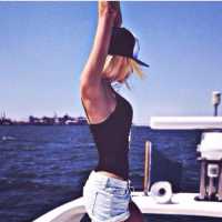 Seçkin evinde buluşan eskort Papatya