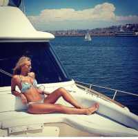 Seçkin evinde buluşan eskort Papatya