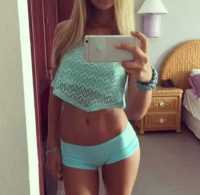 Seçkin evinde buluşan kadın Kamelya