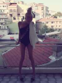 Seçkin ön sevişme yapan kız Melis