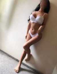 Seksi sakso çeken bayan Aygen