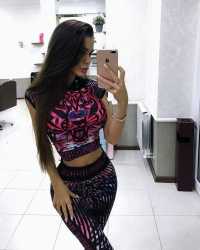 Şımarık sakso çeken eskort Lerzan