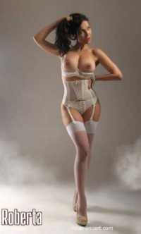 Unutulmaz sarışın Ayca